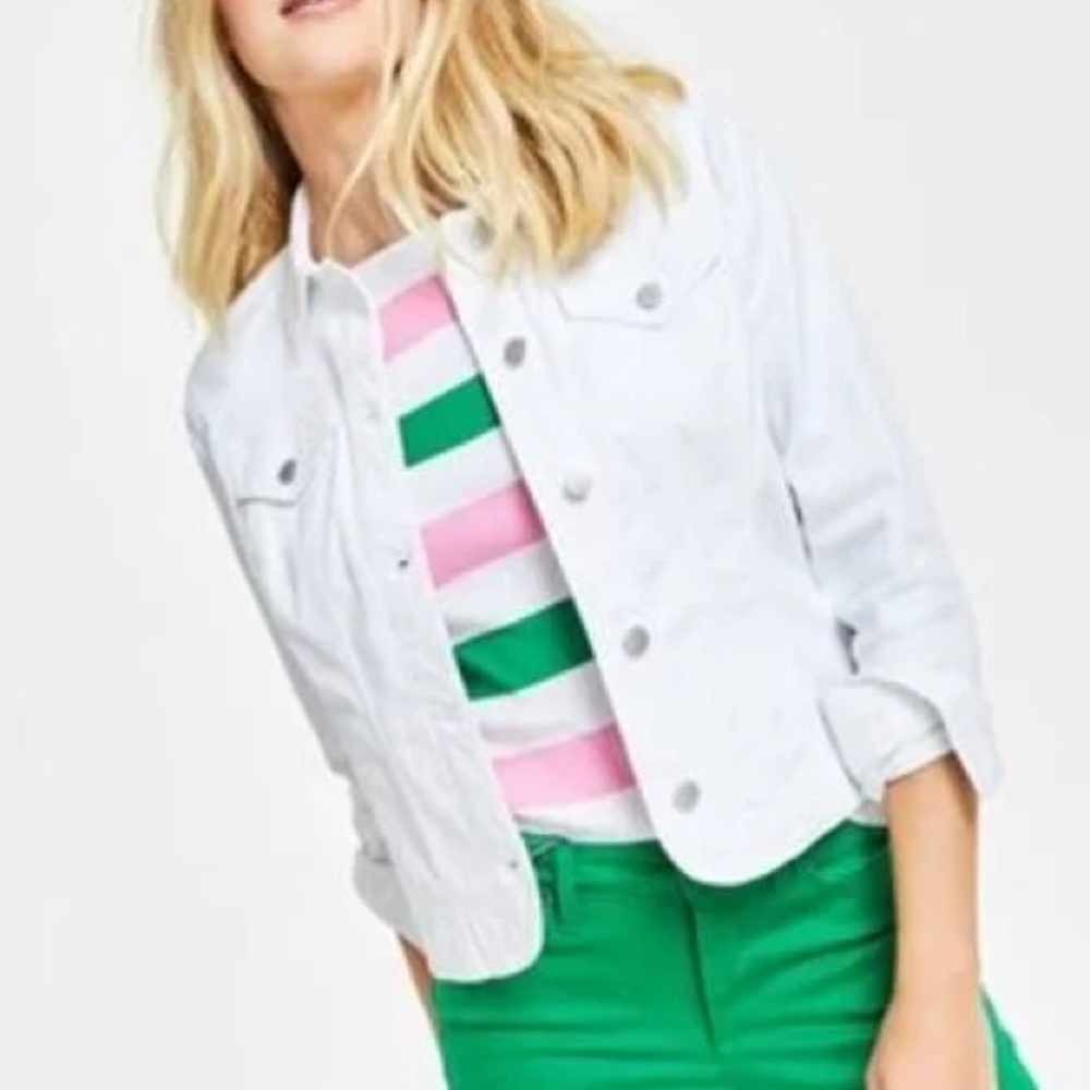Women’s white denim jacket NWT